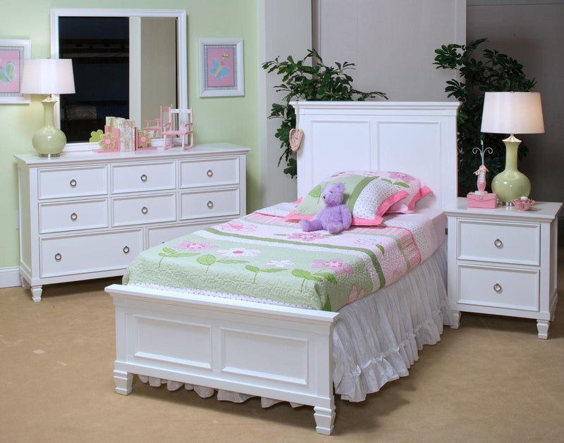 New Classic Tamarack Full Panel Bed in White